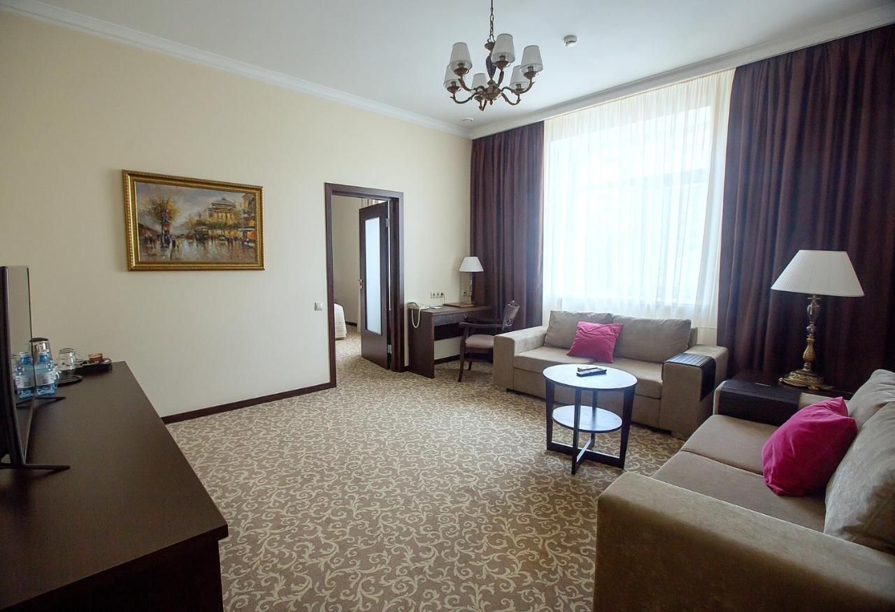 Hotel Bardin Новокузнецк Екстериор снимка